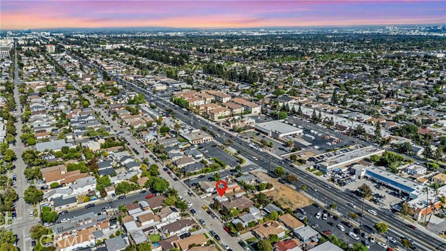 1704 W 2nd Street, Santa Ana, California 92703, ,Commercial Sale,For Sale,1704 W 2nd Street,CRPW24104564