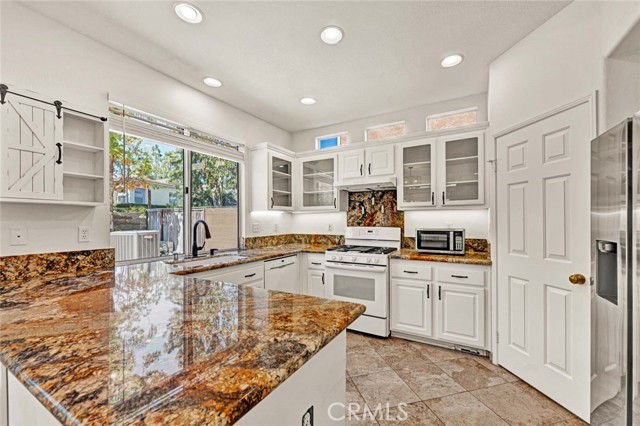 Detail Gallery Image 2 of 39 For 27 Cayman Brac, Aliso Viejo,  CA 92656 - 3 Beds | 2/1 Baths