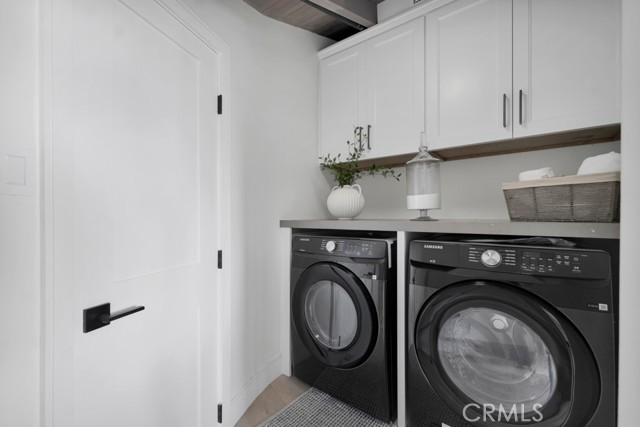 10 Camel Point, Laguna Beach CA: https://media.crmls.org/medias/cd2d60f9-b1ac-4276-8990-fb69409b335f.jpg