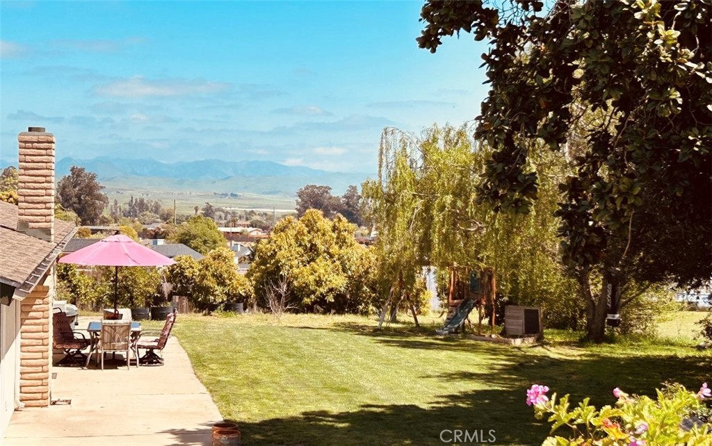 https://media.crmls.org/medias/cd2db75f-cd4c-4c2b-99f9-3b61de44562e.jpg?preset=X-Large