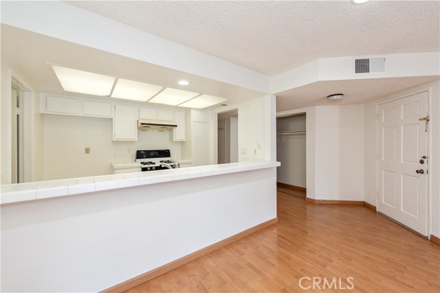 Detail Gallery Image 6 of 20 For 1704 Bridgeport, West Covina,  CA 91791 - 2 Beds | 2 Baths