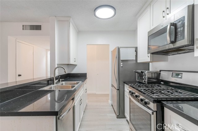 Detail Gallery Image 10 of 16 For 421 S La Fayette Park Pl #306,  Los Angeles,  CA 90057 - 1 Beds | 1 Baths