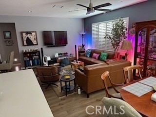 https://media.crmls.org/medias/cd2f96bf-ed48-4b9f-b219-4d0386d3d0d1.jpg?preset=X-Large
