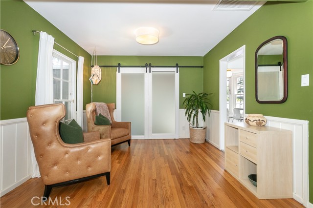 Detail Gallery Image 10 of 30 For 301 S Sunset Canyon Dr, Burbank,  CA 91501 - 3 Beds | 1/1 Baths