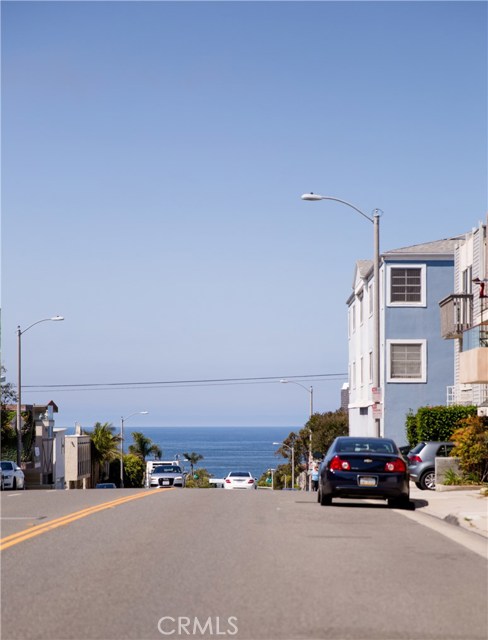 744 Center Place, Manhattan Beach CA: https://media.crmls.org/medias/cd31ae4e-569b-495f-b7b4-2f97e410417a.jpg