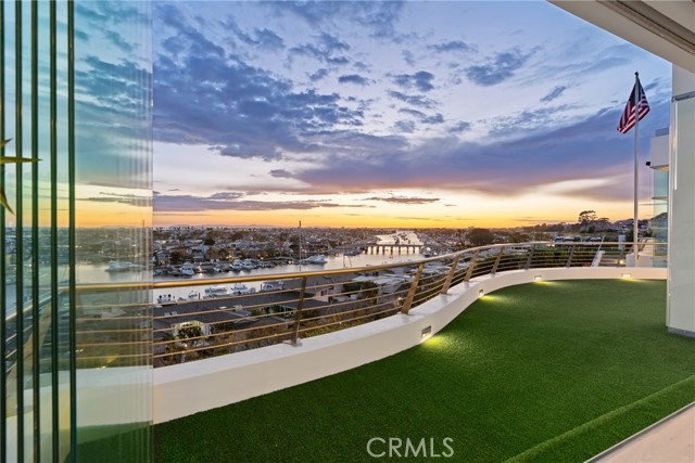 Detail Gallery Image 39 of 70 For 1409 Dolphin Terrace, Corona Del Mar,  CA 92625 - 5 Beds | 5/2 Baths