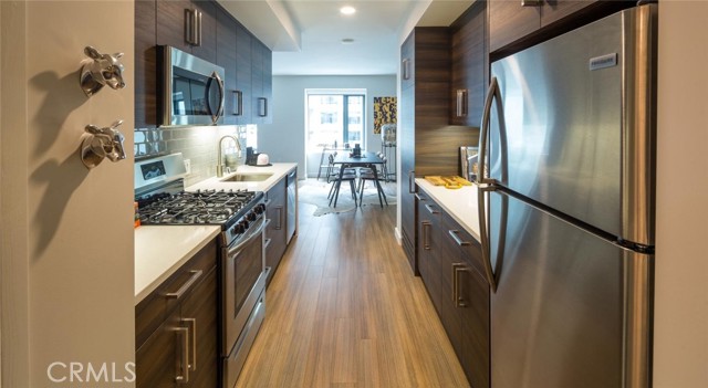 150 Van Ness Avenue, San Francisco CA: https://media.crmls.org/medias/cd3222db-2e28-476a-8d76-605519aa116e.jpg