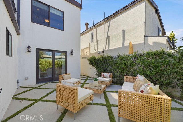 Detail Gallery Image 43 of 63 For 1001 2nd, Hermosa Beach,  CA 90254 - 5 Beds | 3/1 Baths