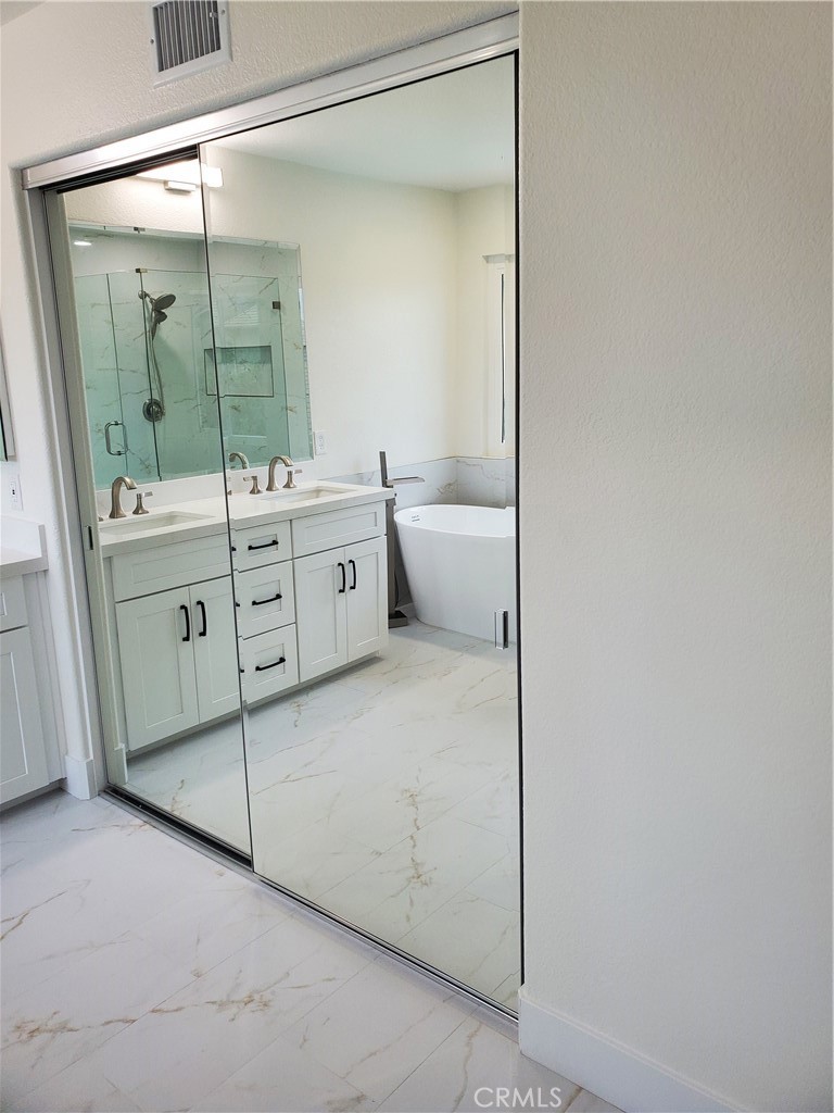 MLS #OC25261942 image #14