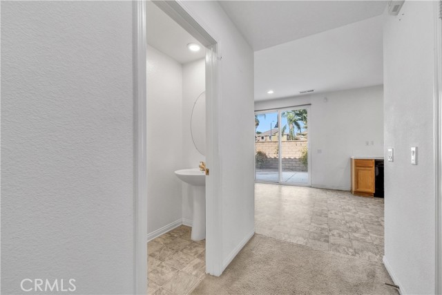 Detail Gallery Image 9 of 42 For 4563 Nicole Way, Riverside,  CA 92501 - 3 Beds | 2/1 Baths