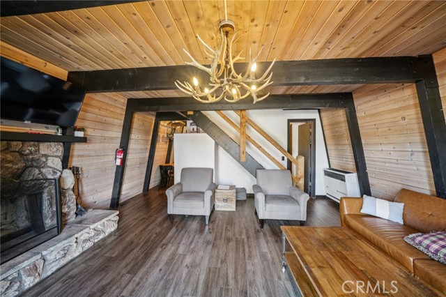 Detail Gallery Image 7 of 29 For 42683 Falcon Ave, Big Bear Lake,  CA 92315 - 2 Beds | 1 Baths