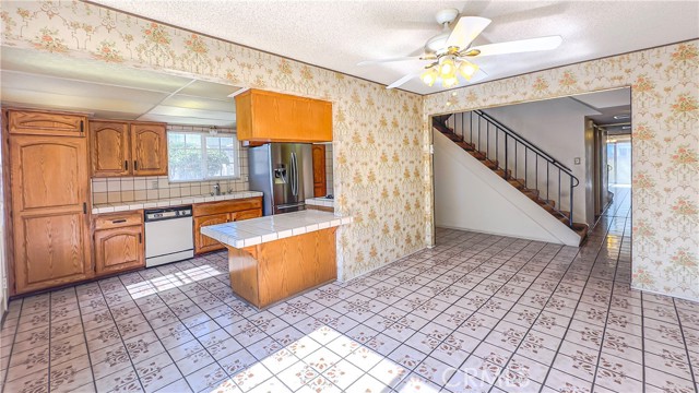 1702 E Bach Street, Carson CA: https://media.crmls.org/medias/cd3440eb-0a0e-4e27-abe2-fedc0101e5a0.jpg