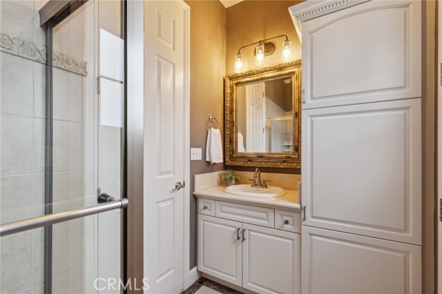 Detail Gallery Image 33 of 61 For 4918 W Bluff, Fresno,  CA 93722 - 5 Beds | 3/1 Baths