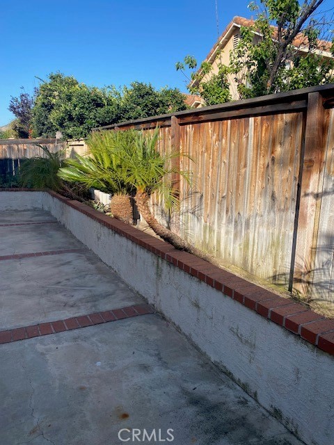 https://media.crmls.org/medias/cd36286a-2bad-4d45-adcd-3c560dcb5a0b.jpg?preset=X-Large
