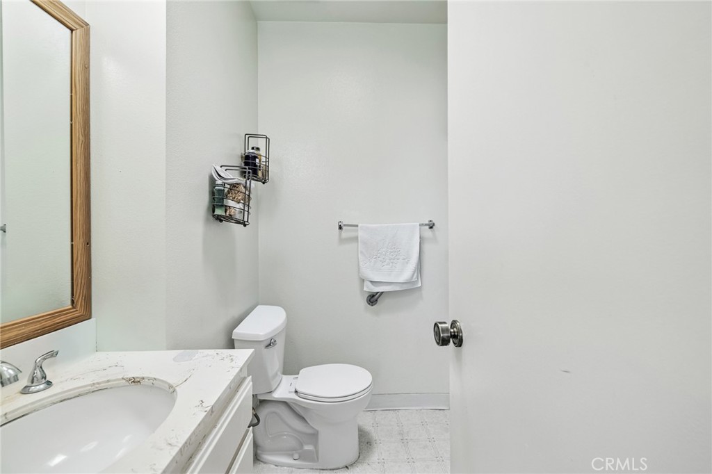 https://media.crmls.org/medias/cd3636ed-eff8-43a6-b36a-d2764375d612.jpg?preset=X-Large