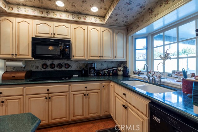 Detail Gallery Image 14 of 40 For 5842 Crestview, La Palma,  CA 90623 - 4 Beds | 2/1 Baths