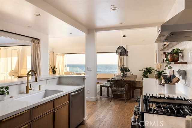 Detail Gallery Image 6 of 57 For 35211 Beach Rd, Dana Point,  CA 92624 - 5 Beds | 4 Baths