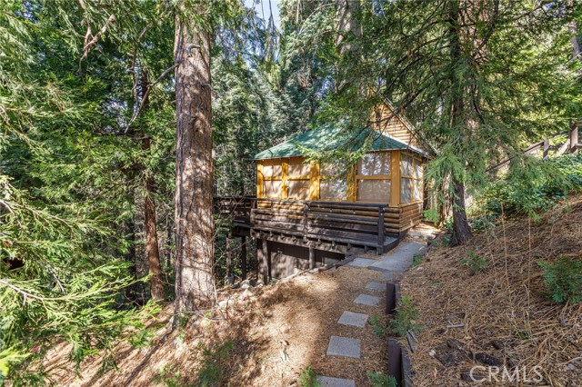 Detail Gallery Image 18 of 31 For 529 West Victoria Ct, Lake Arrowhead,  CA 92352 - 2 Beds | 1 Baths