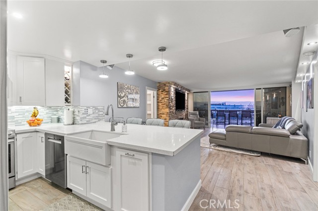 Detail Gallery Image 5 of 30 For 700 E Ocean Bld #1208,  Long Beach,  CA 90802 - 3 Beds | 2 Baths