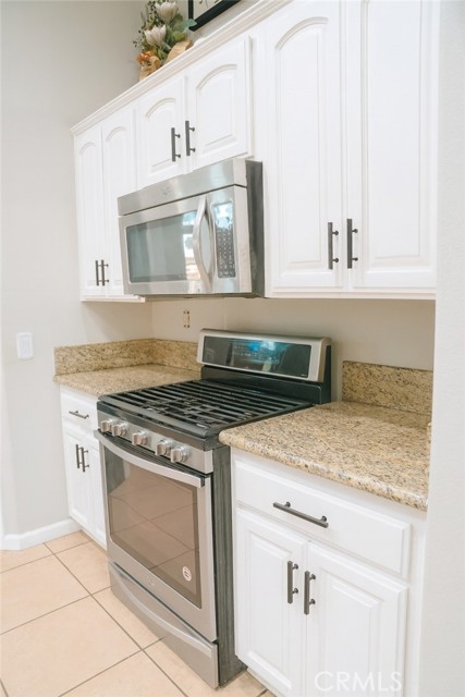 Detail Gallery Image 11 of 36 For 8826 Avenal St, Phelan,  CA 92371 - 4 Beds | 2/1 Baths