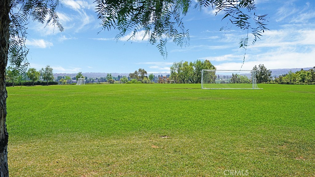 https://media.crmls.org/medias/cd3aaafa-f1c3-4cb2-85b5-9b8418ea62e3.jpg?preset=X-Large