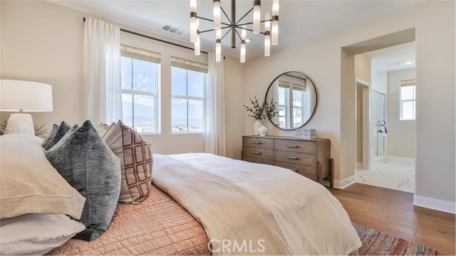 Detail Gallery Image 11 of 27 For 27423 Shining Willow Ln, Valencia,  CA 91381 - 4 Beds | 2/1 Baths