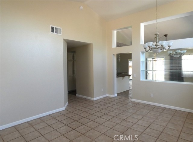 Detail Gallery Image 8 of 38 For 15202 Copper Canyon Cir, Victorville,  CA 92394 - 4 Beds | 2 Baths