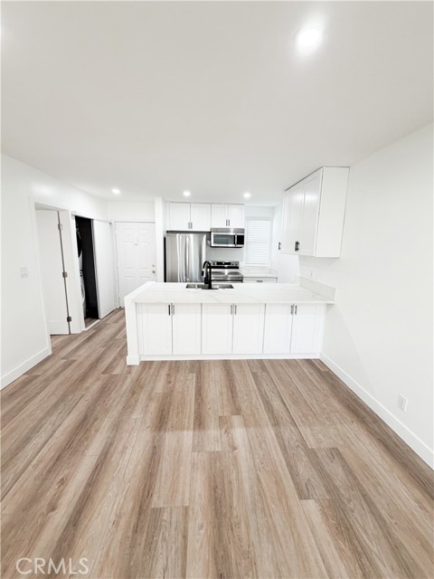 Detail Gallery Image 2 of 11 For 17000 Burbank Bld #203,  Encino,  CA 91316 - 1 Beds | 1 Baths