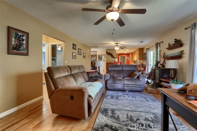 Detail Gallery Image 12 of 51 For 4733 Hirsch, Mariposa,  CA 95338 - 3 Beds | 2 Baths