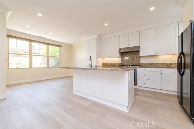 85 Birmingham, Irvine CA: https://media.crmls.org/medias/cd3b5801-0c9c-4e9e-94ef-bbf835bcc472.jpg
