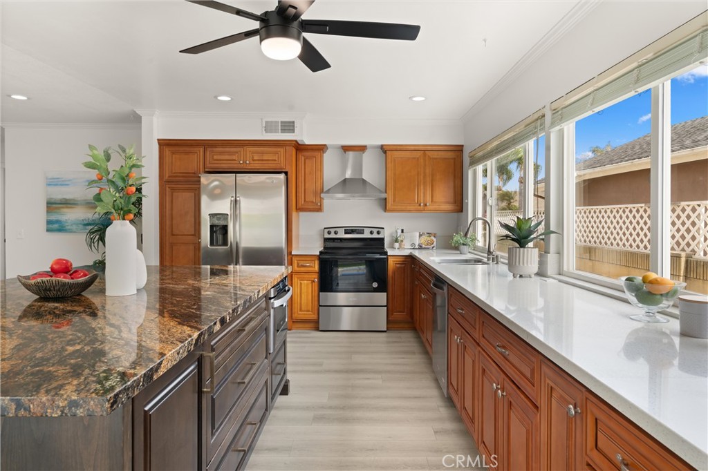 Cd3b7331 44c6 41d8 852d 618f70d40608