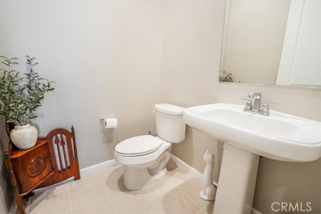 18608 Cedar Crest Drive, Canyon Country CA: https://media.crmls.org/medias/cd3bd564-cdf0-4820-b7d4-0470e8bc7608.jpg