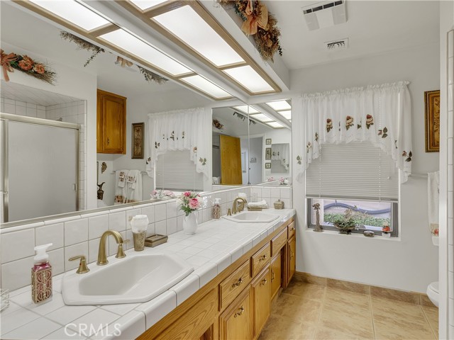 Detail Gallery Image 19 of 32 For 6209 Spring Valley Dr, Bakersfield,  CA 93308 - 3 Beds | 2 Baths