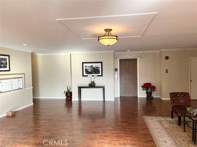 Detail Gallery Image 2 of 13 For 380 S. Euclid Ave #108, Pasadena,  CA 91101 - 2 Beds | 2 Baths