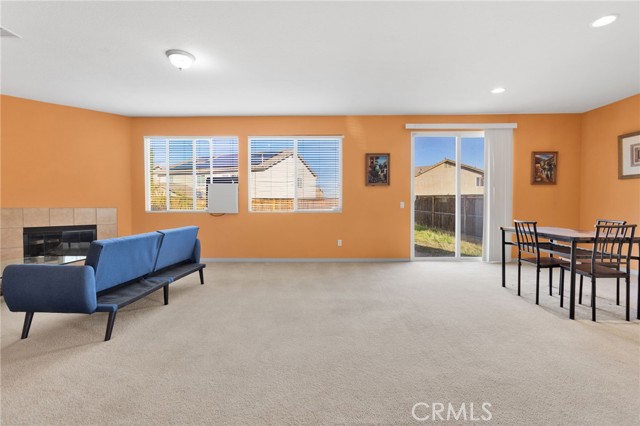 Detail Gallery Image 8 of 28 For 13816 Grant, Oak Hills,  CA 92344 - 4 Beds | 3 Baths