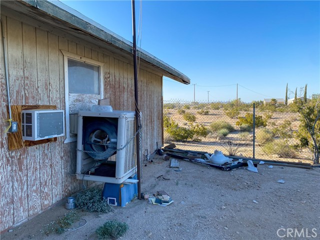 Detail Gallery Image 17 of 22 For 1561 Shoshone Valley Rd, Twentynine Palms,  CA 92277 - 2 Beds | 1 Baths