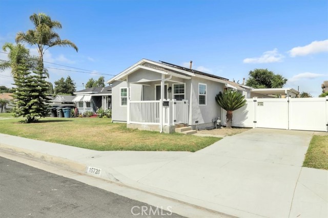 15728 Stevens Avenue, Bellflower CA: https://media.crmls.org/medias/cd3e7e96-5fda-4c68-985f-6ccfe8a9fcfd.jpg