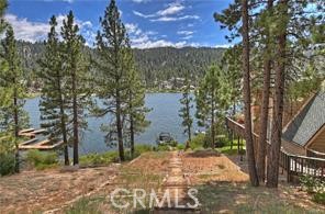 Detail Gallery Image 5 of 41 For 38969 North Bay Rd, Big Bear Lake,  CA 92315 - 5 Beds | 4 Baths
