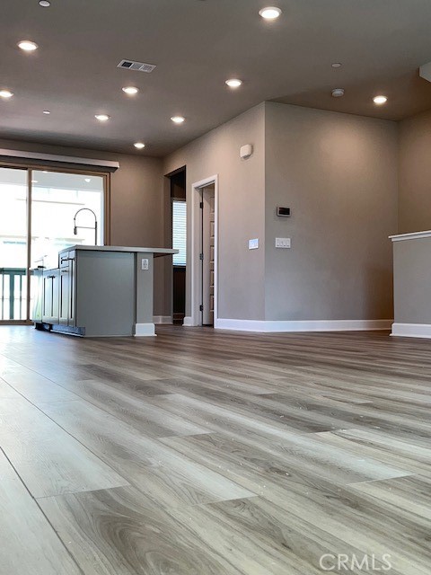 7256 Highwater Dr, Huntington Beach CA: https://media.crmls.org/medias/cd3ffc04-554d-40ae-ae44-006a8f31445b.jpg