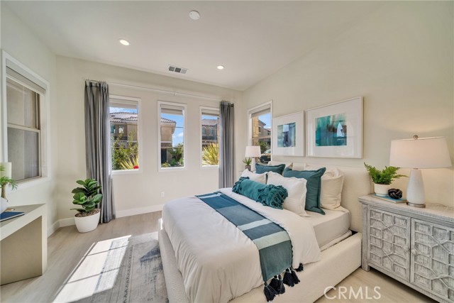 5437 Heritage Oak Drive, Lake Forest CA: https://media.crmls.org/medias/cd402cc5-bdcc-45eb-b4dd-c6bba9cf4fe1.jpg