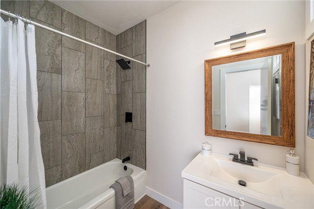 Detail Gallery Image 20 of 27 For 204 Lime St #1,  Inglewood,  CA 90301 - 2 Beds | 2/1 Baths