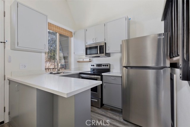 Detail Gallery Image 9 of 27 For 25 Howard, June Lake,  CA 93529 - – Beds | – Baths