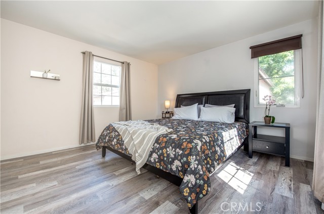 80 Great, Irvine CA: https://media.crmls.org/medias/cd40d5ee-dd39-4278-8337-b26f1c924b04.jpg