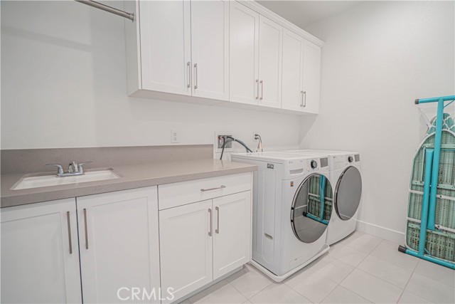 27871 Screenplay Place, Valencia CA: https://media.crmls.org/medias/cd415c25-f0e8-4403-9fe8-ace4bd031e22.jpg