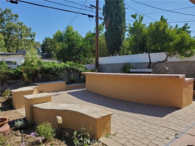 17961 Lull Street, Reseda CA: https://media.crmls.org/medias/cd42324c-3f74-450c-ac2a-64b69a99ee82.jpg