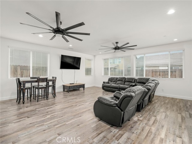 Detail Gallery Image 10 of 36 For 4080 San Jose, Clovis,  CA 93619 - 3 Beds | 3 Baths