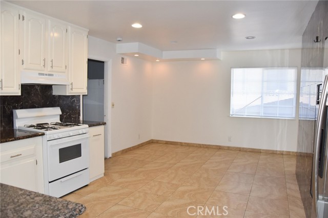 Detail Gallery Image 4 of 43 For 16131 Nassau Ln, Huntington Beach,  CA 92649 - 3 Beds | 3 Baths