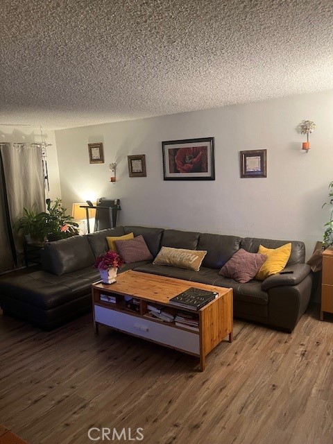 18307 BURBANK Boulevard # 41, Tarzana (los Angeles), California 91356, 2 Bedrooms Bedrooms, ,2 BathroomsBathrooms,Residential,For Sale,18307 BURBANK Boulevard # 41,CRSR24222104