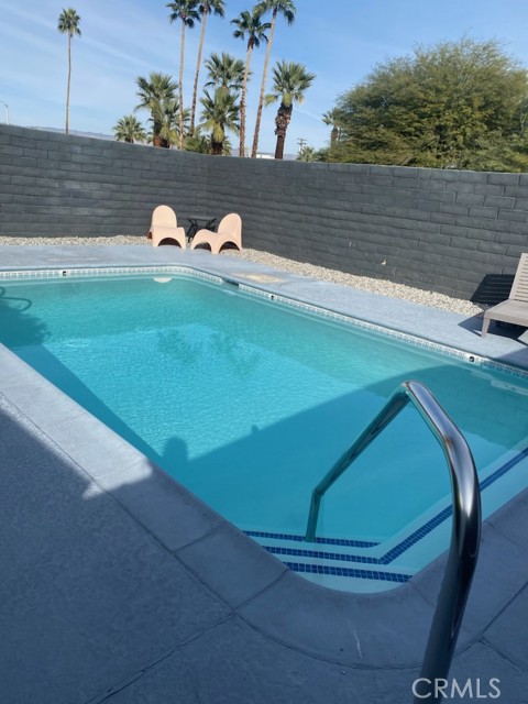 Detail Gallery Image 10 of 10 For 555 El Placer Rd #1,  Palm Springs,  CA 92264 - 2 Beds | 1 Baths
