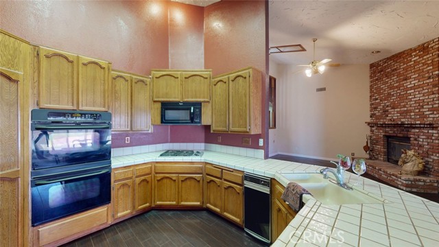Detail Gallery Image 19 of 65 For 13889 Olathe Rd, Apple Valley,  CA 92307 - 5 Beds | 2/1 Baths